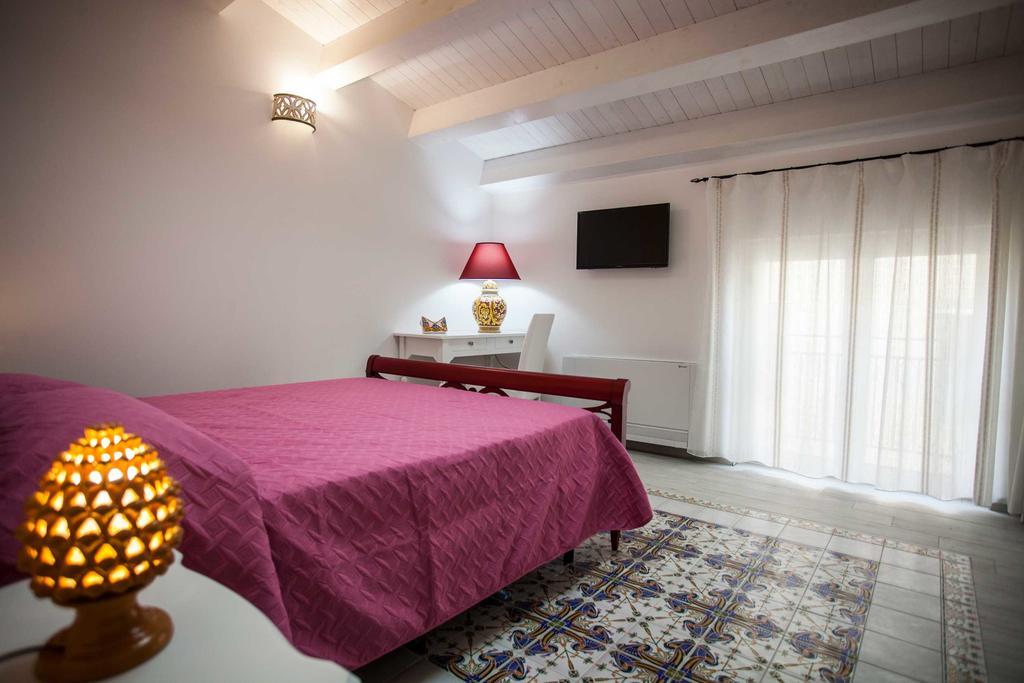 Palazzo Pagliaro Hotel Santo Stefano di Camastra Eksteriør billede
