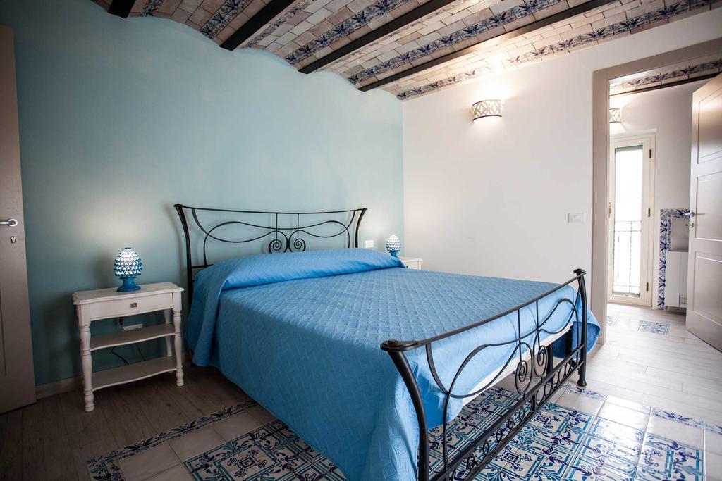 Palazzo Pagliaro Hotel Santo Stefano di Camastra Eksteriør billede