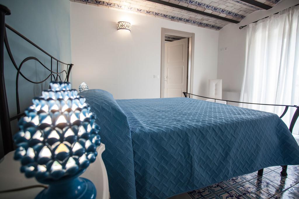 Palazzo Pagliaro Hotel Santo Stefano di Camastra Eksteriør billede