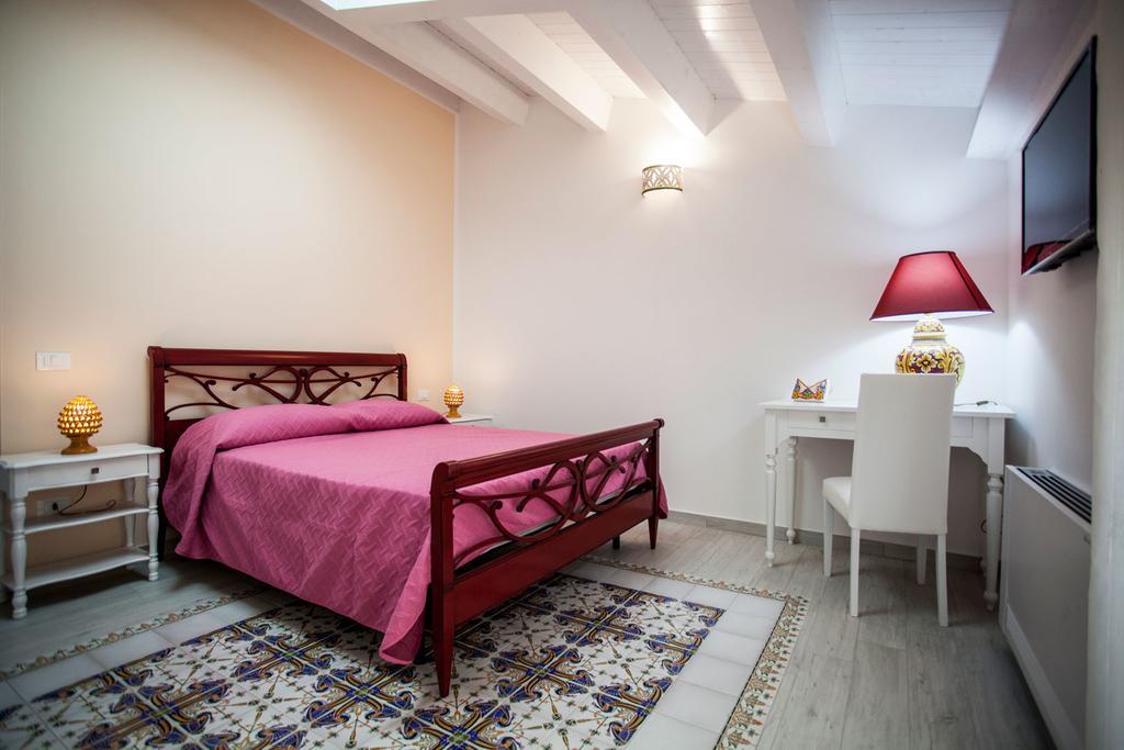 Palazzo Pagliaro Hotel Santo Stefano di Camastra Eksteriør billede