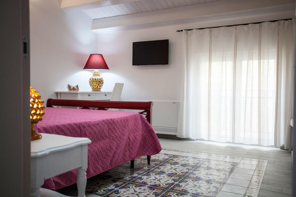 Palazzo Pagliaro Hotel Santo Stefano di Camastra Eksteriør billede