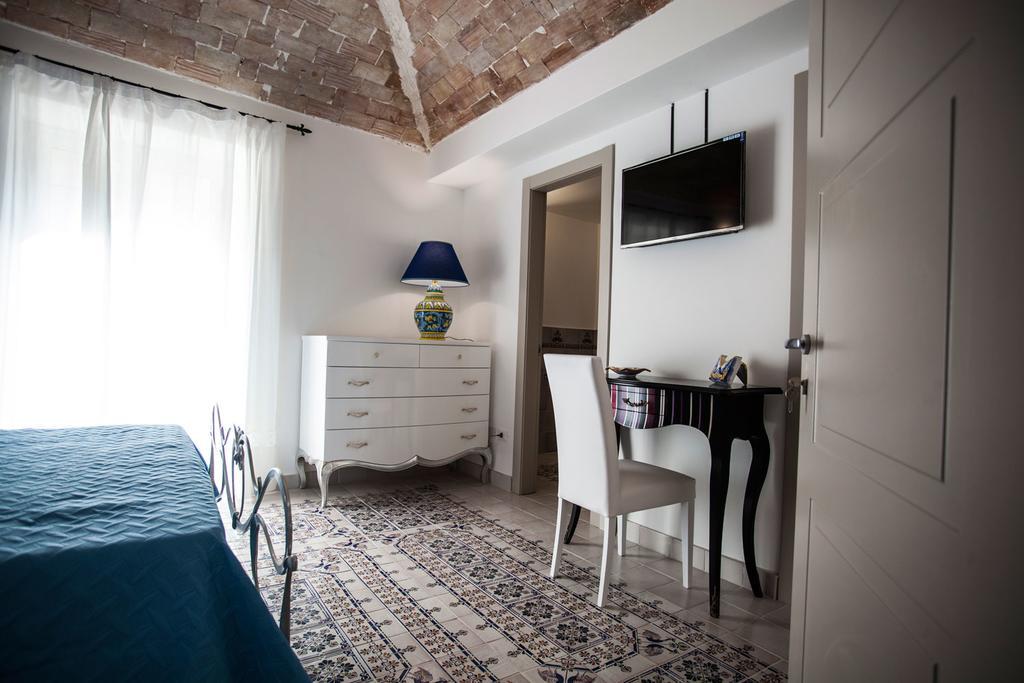 Palazzo Pagliaro Hotel Santo Stefano di Camastra Eksteriør billede